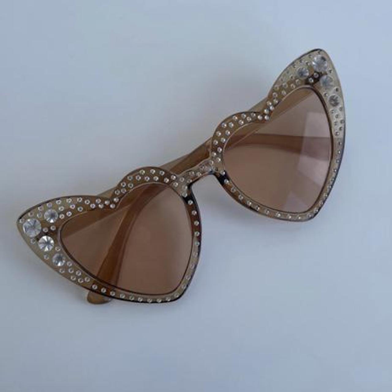 Product Image 3 - Stunning heart sunglasses In a