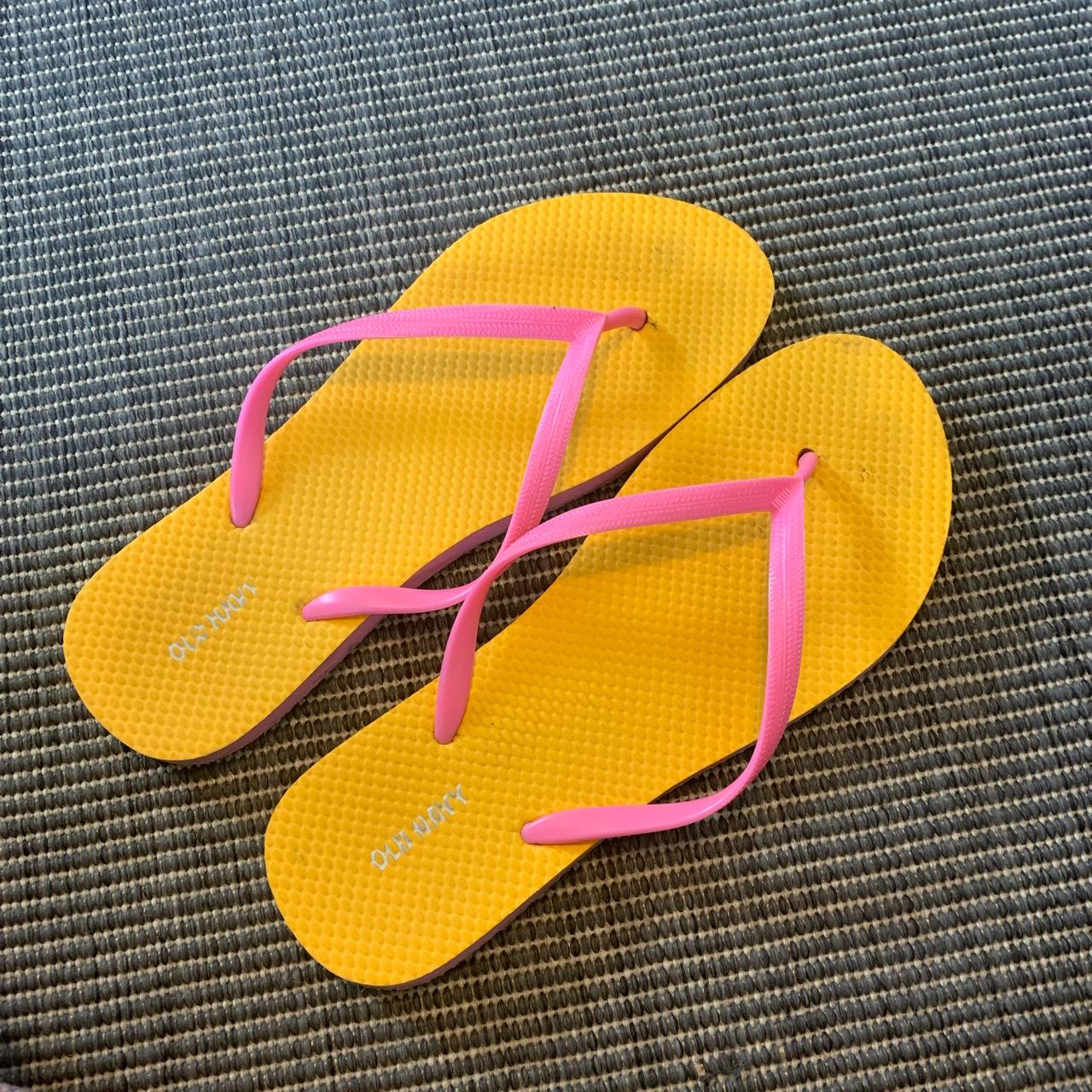 Old navy best sale pink flip flops