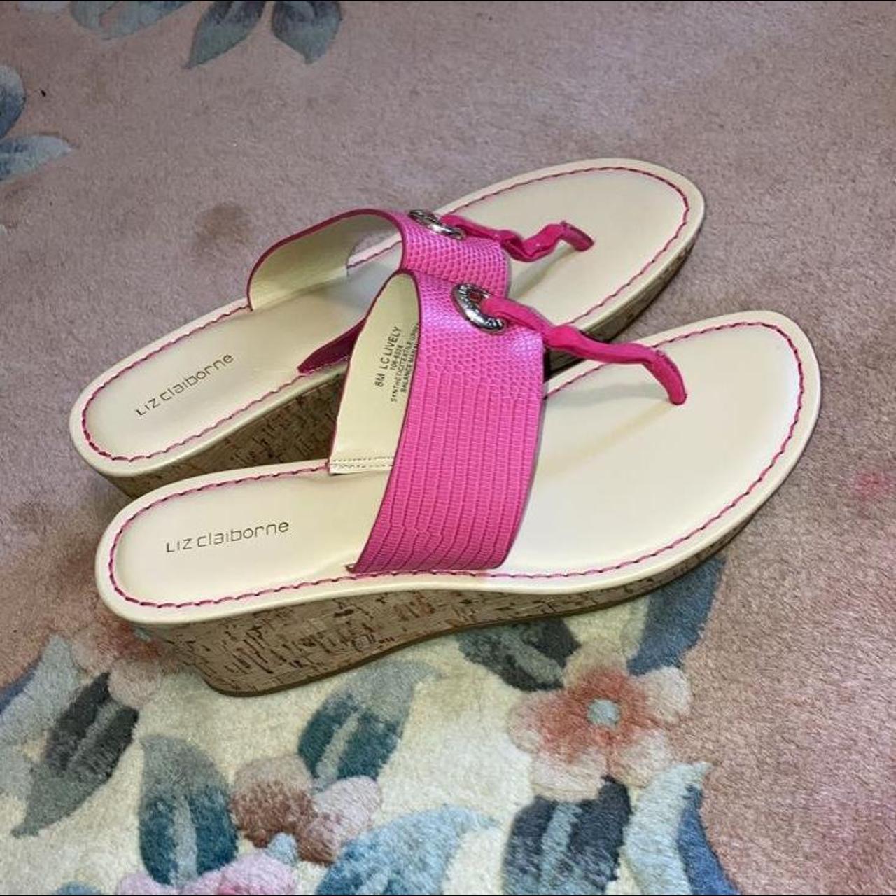 Liz Claiborne Women's Pink and Tan Sandals | Depop