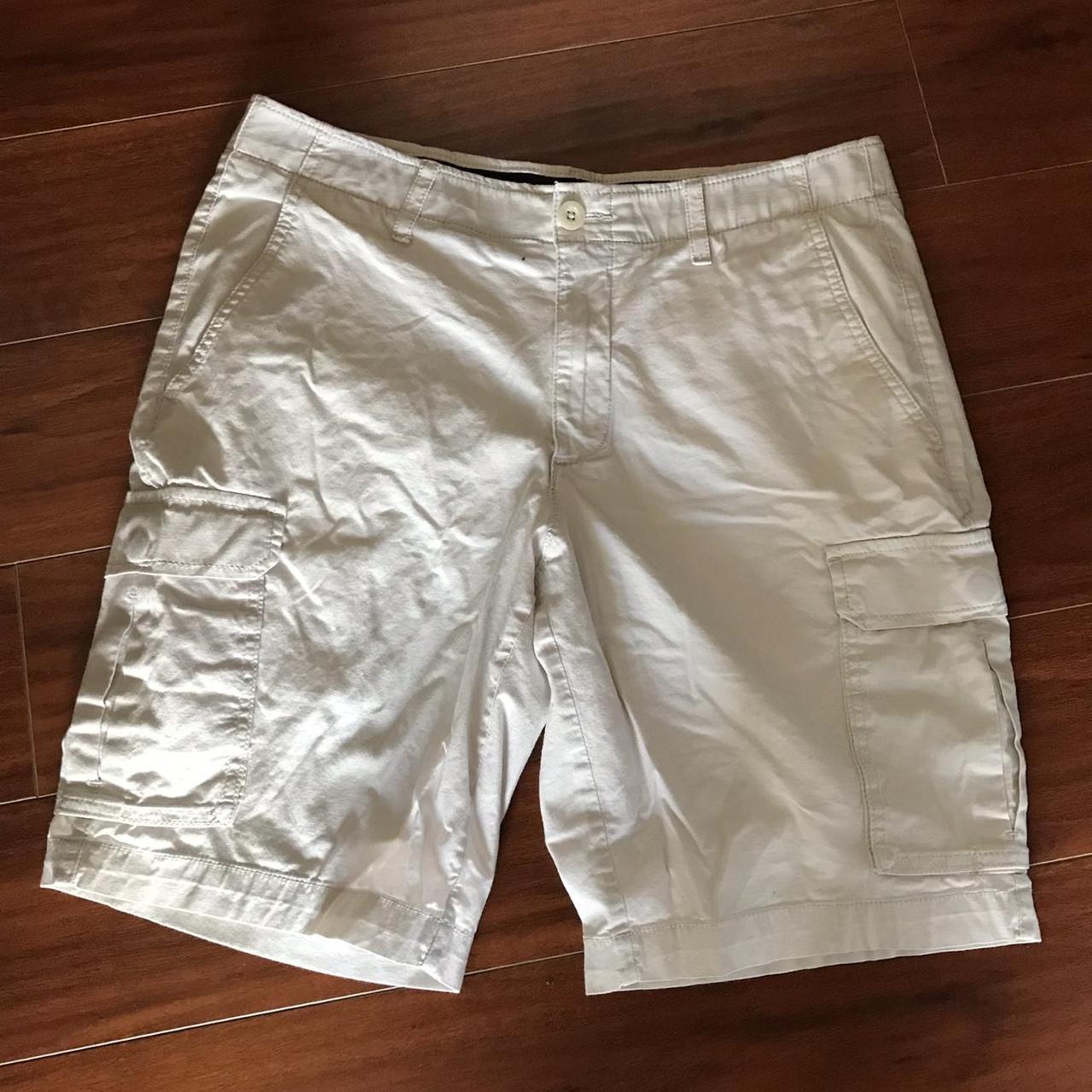 Apt. 9 premier flex cargo shorts. Size 33