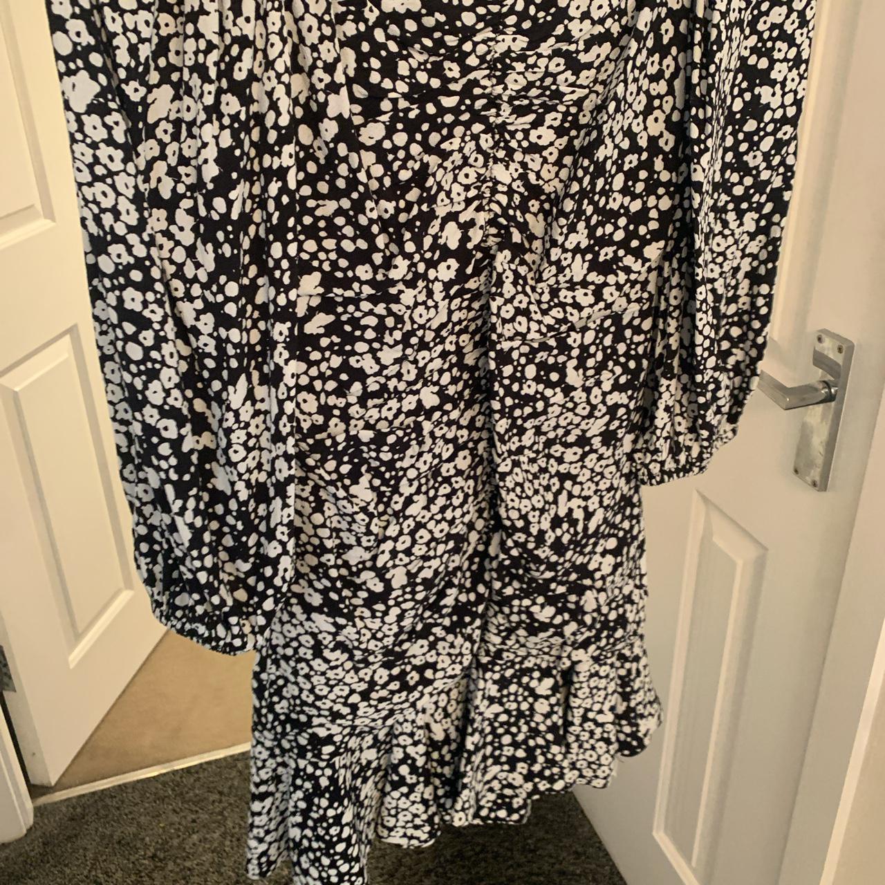 🤍ZARA floral print mini dress 🤍 size medium, would... - Depop