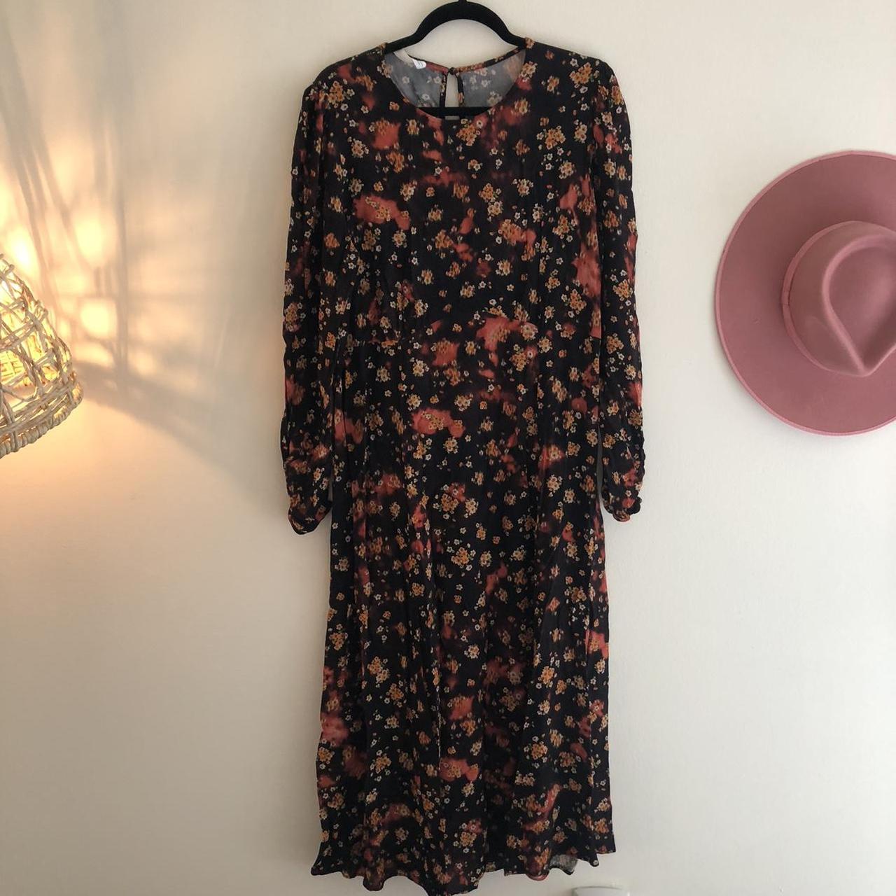 MANGO (Plus Size Line Violeta) Midi Length Floral... - Depop