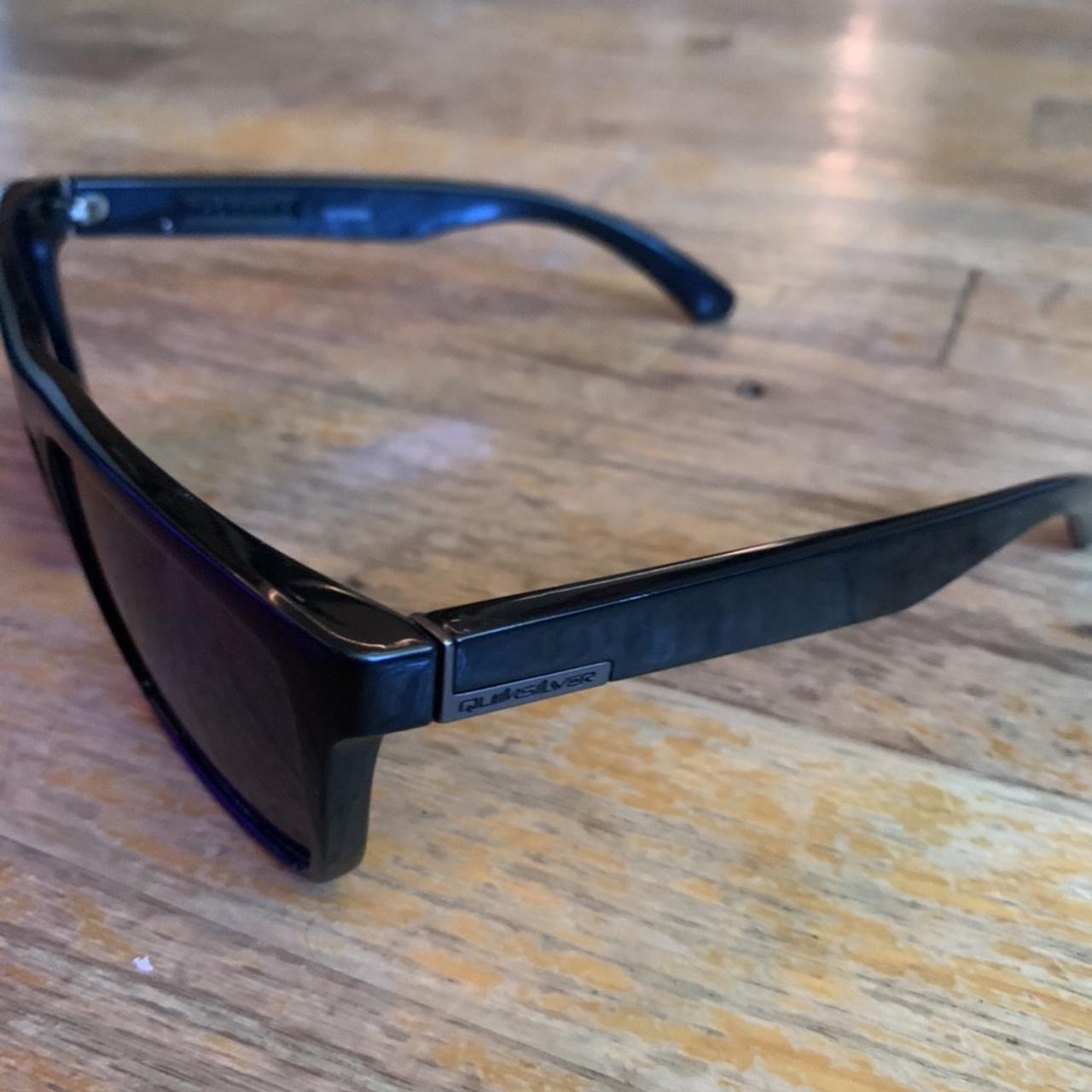 Quiksilver Men's Black And Grey Sunglasses 