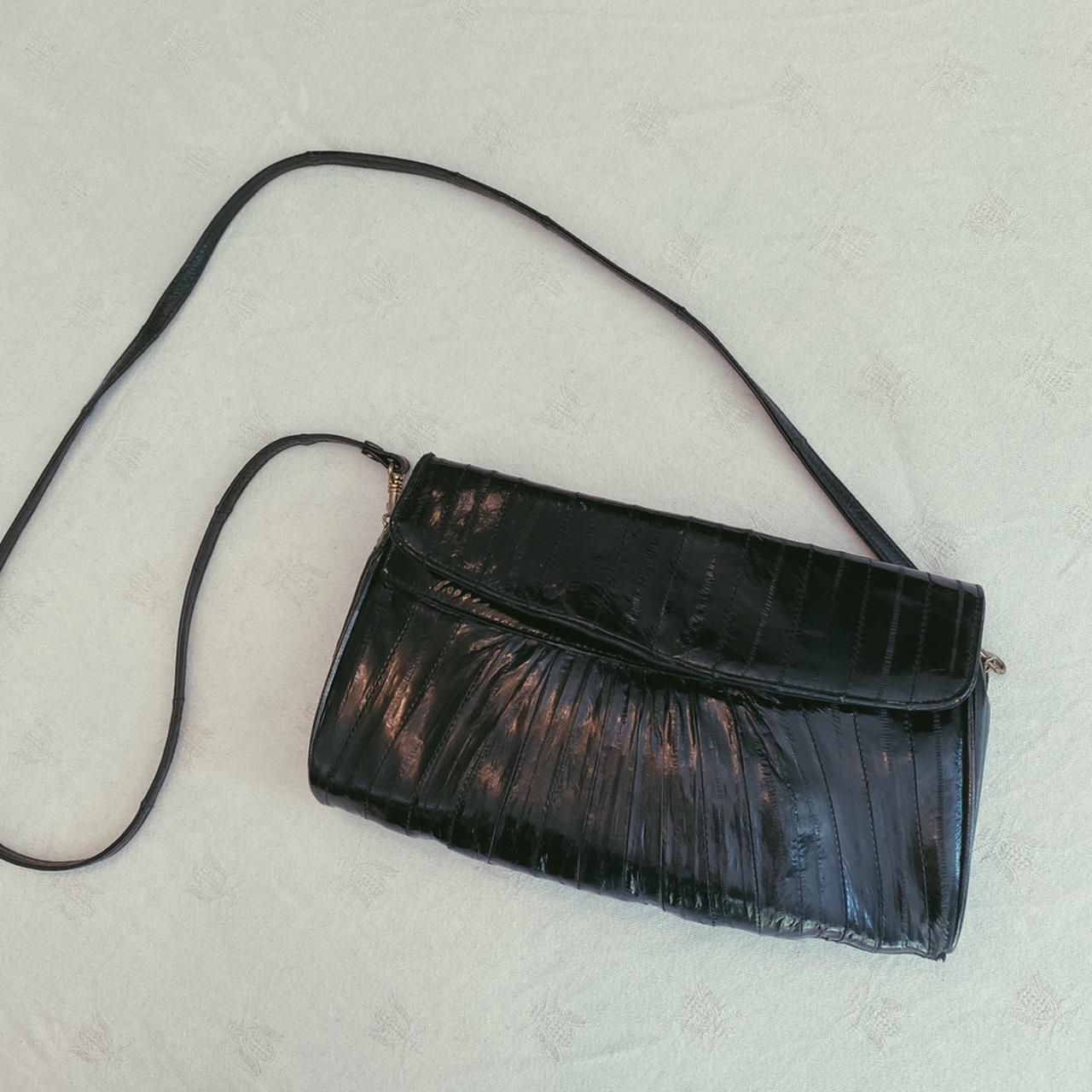 Real Eel Skin Shoulder Bag in Green – Empire Consignment - Delphi