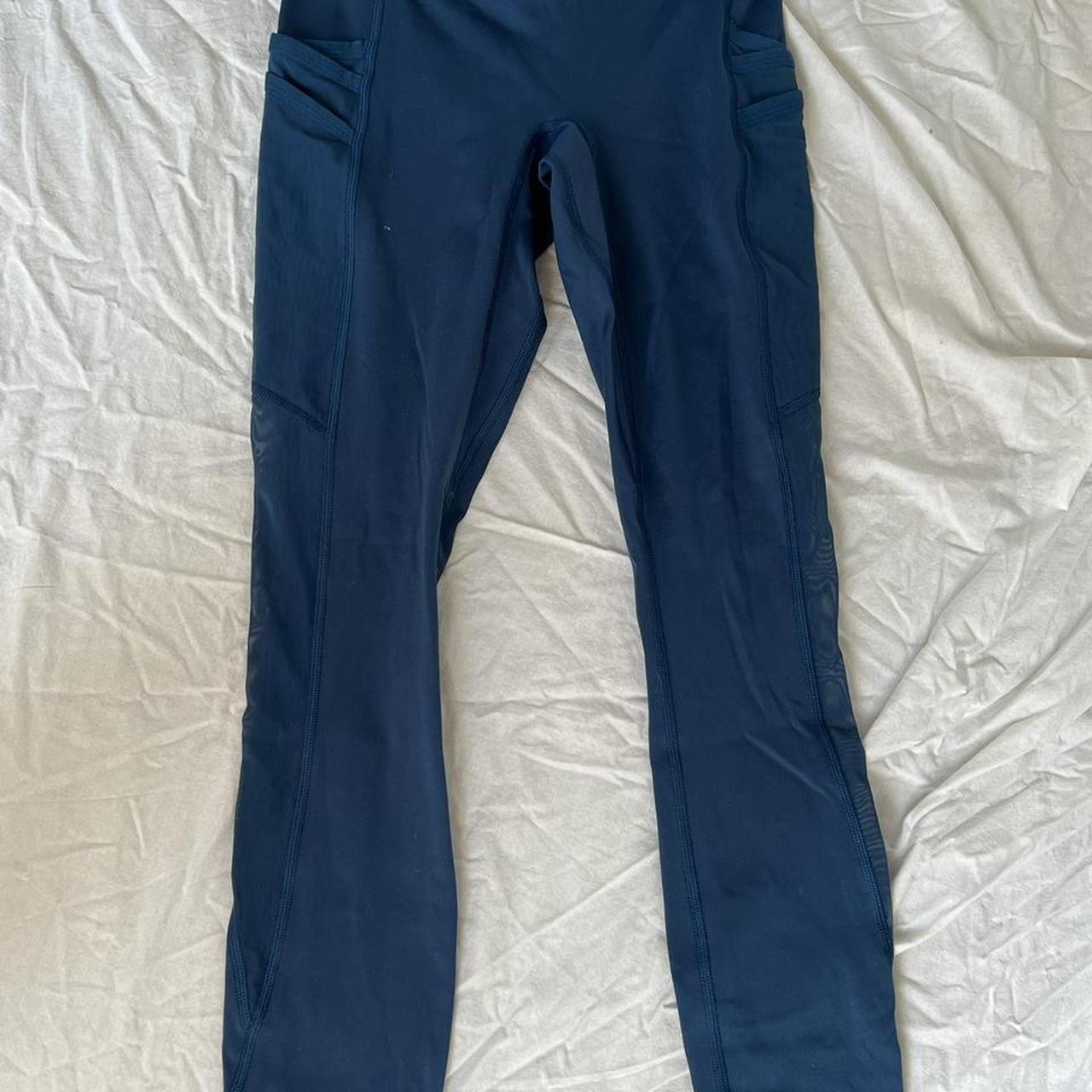 Fabletics Women's Blue and Navy Leggings | Depop