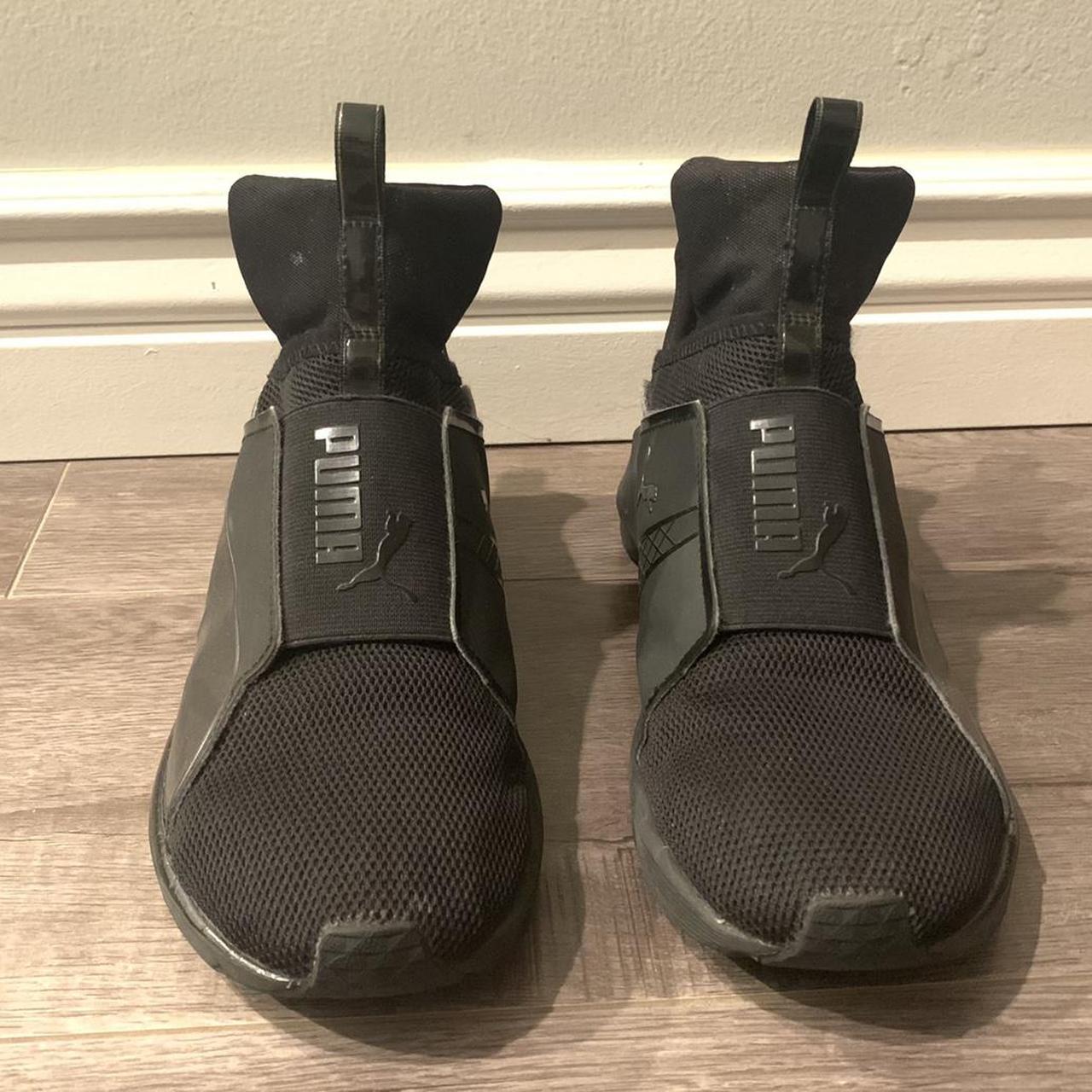 Kylie jenner black puma shoes hotsell