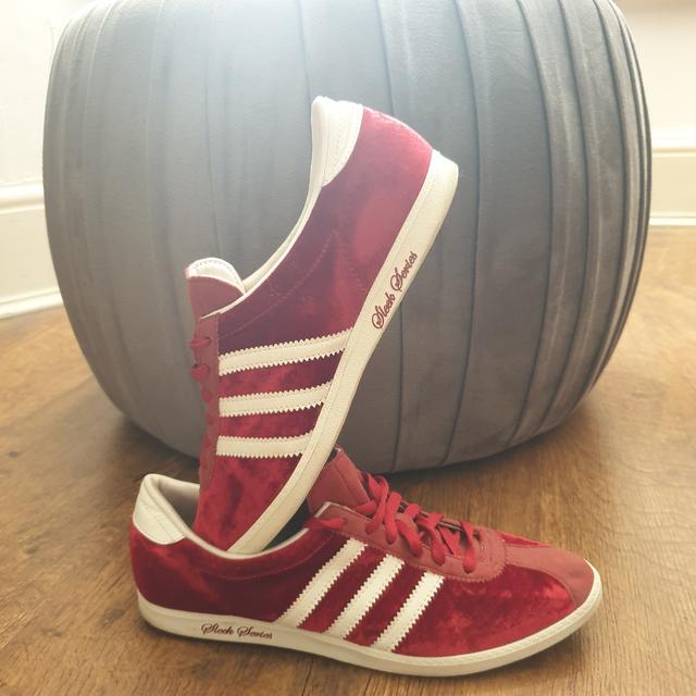 Adidas original sale sleek series