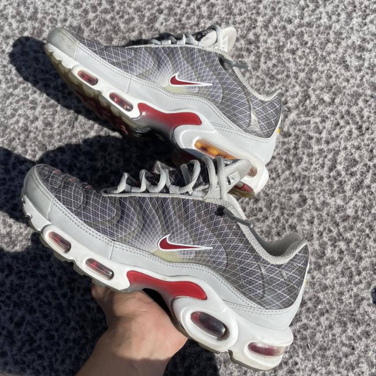 Air max plus discount wave grid grey