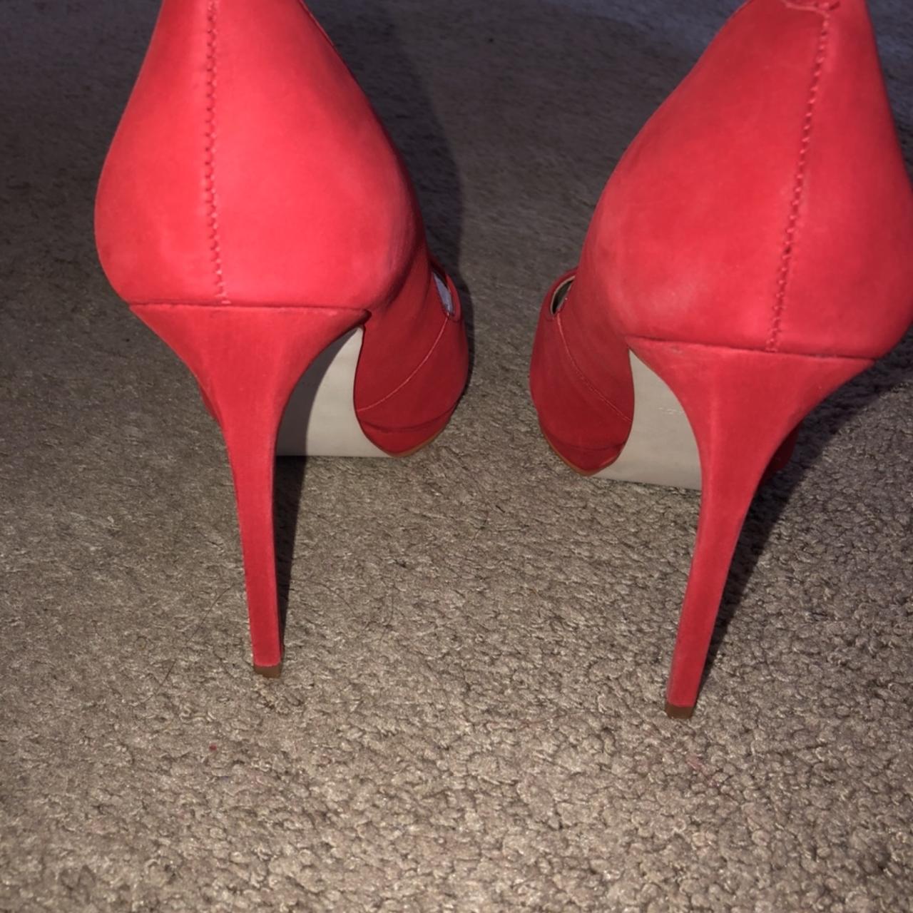 NEW Steve Madden red heels Pumps. Never been worn. 👠... Depop