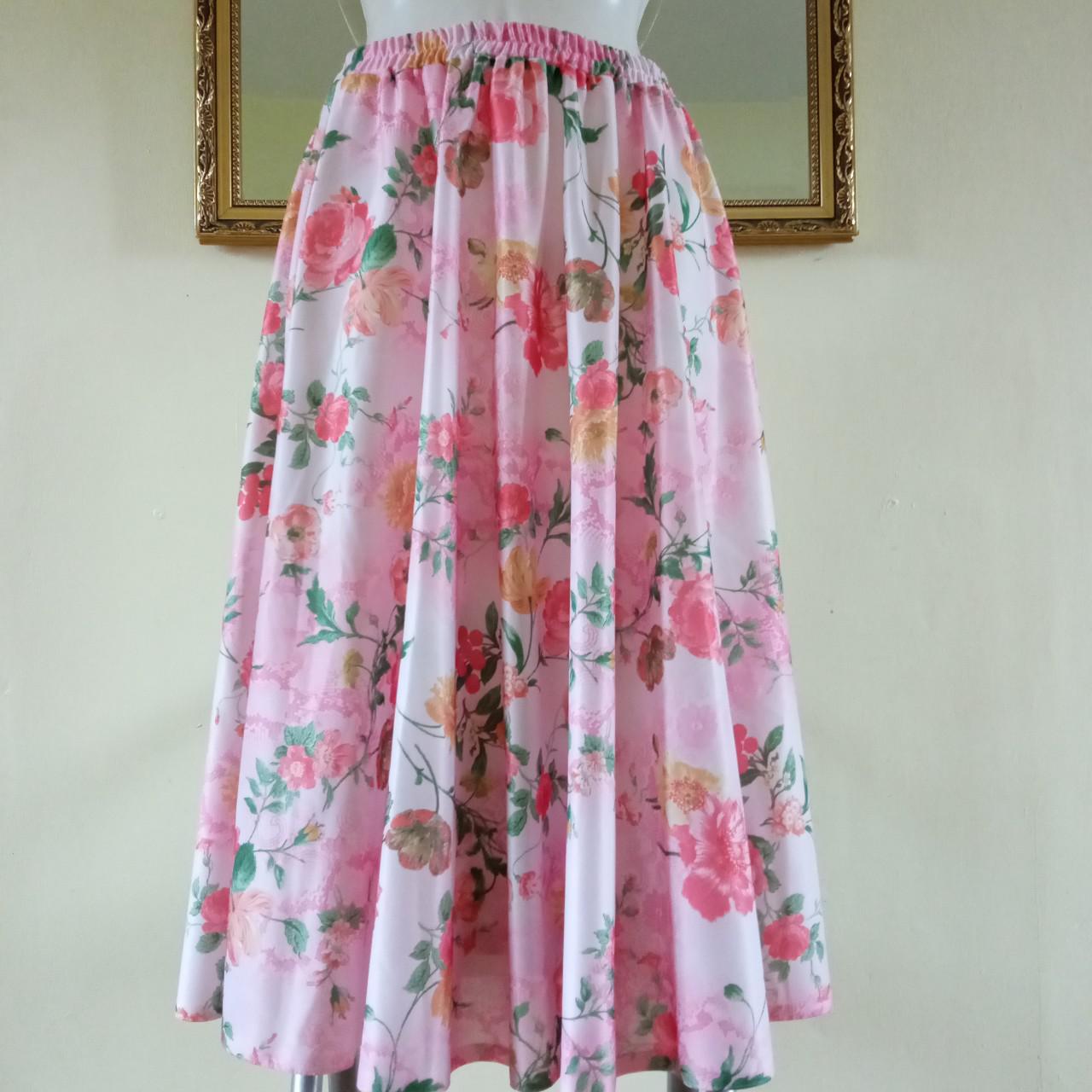 Product Image 1 - Vintage Pink Floral pattern Skirt.
Multicoloured