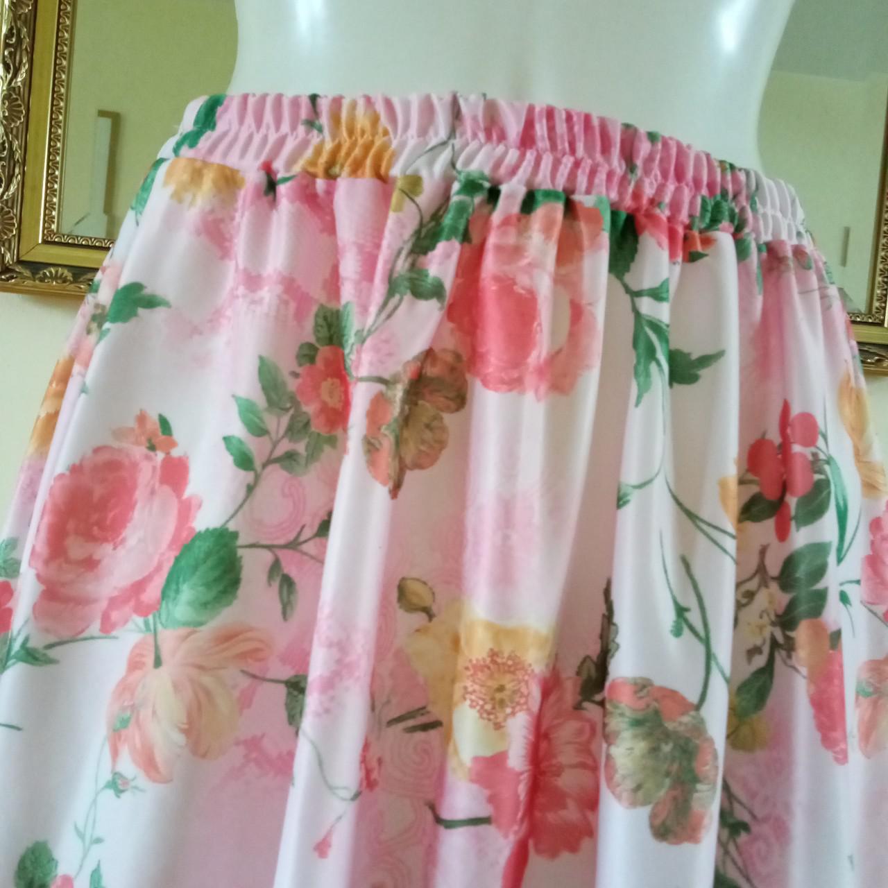 Product Image 2 - Vintage Pink Floral pattern Skirt.
Multicoloured
