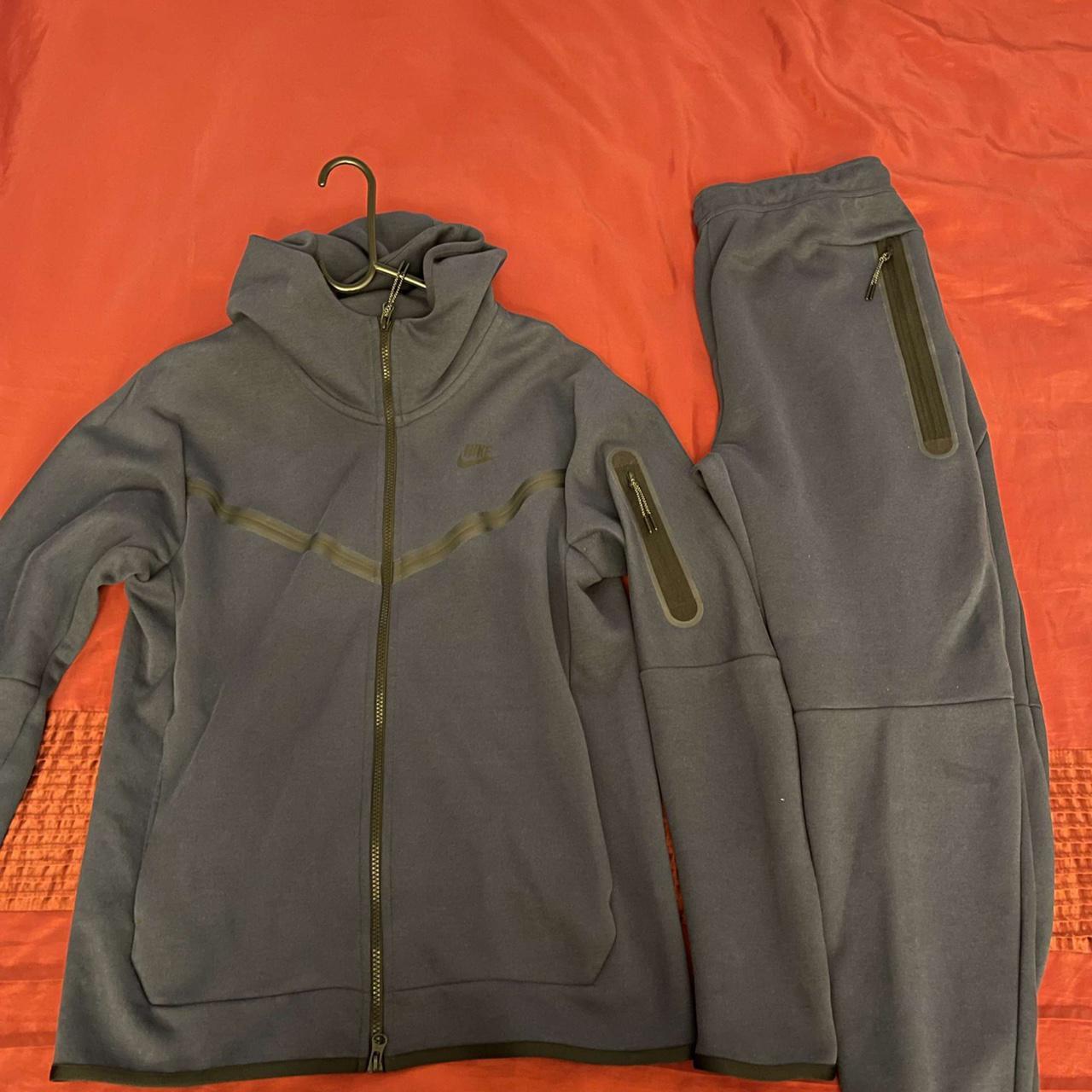 mens navy blue nike joggers