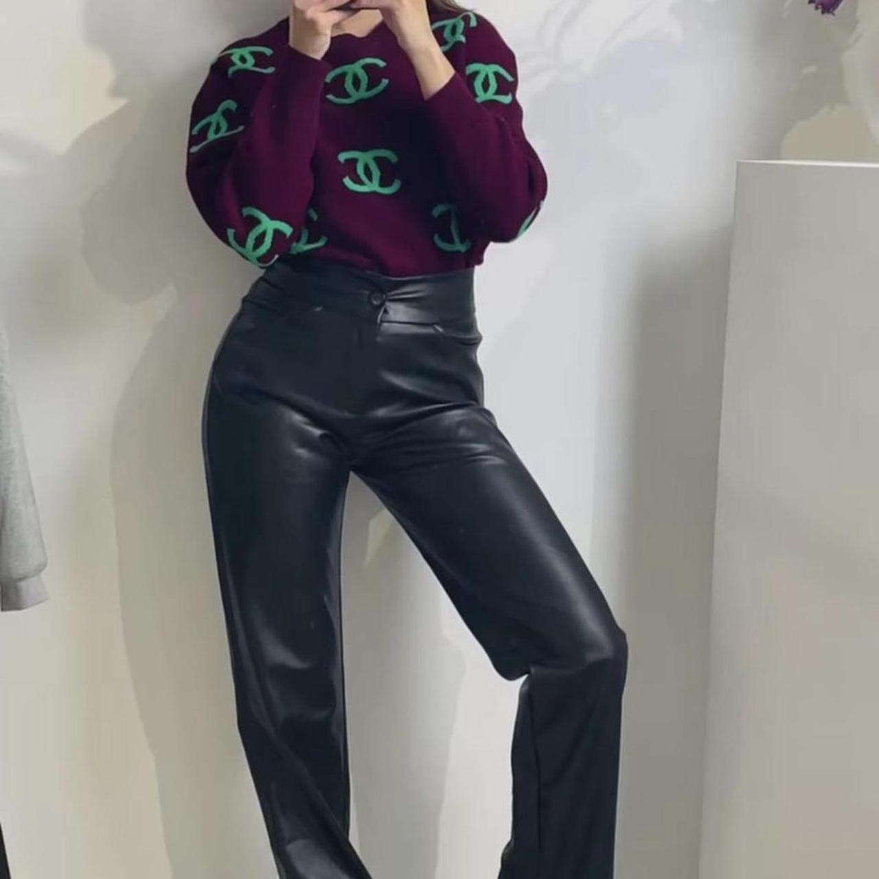 beautiful sundarbay pants, the material is Depop