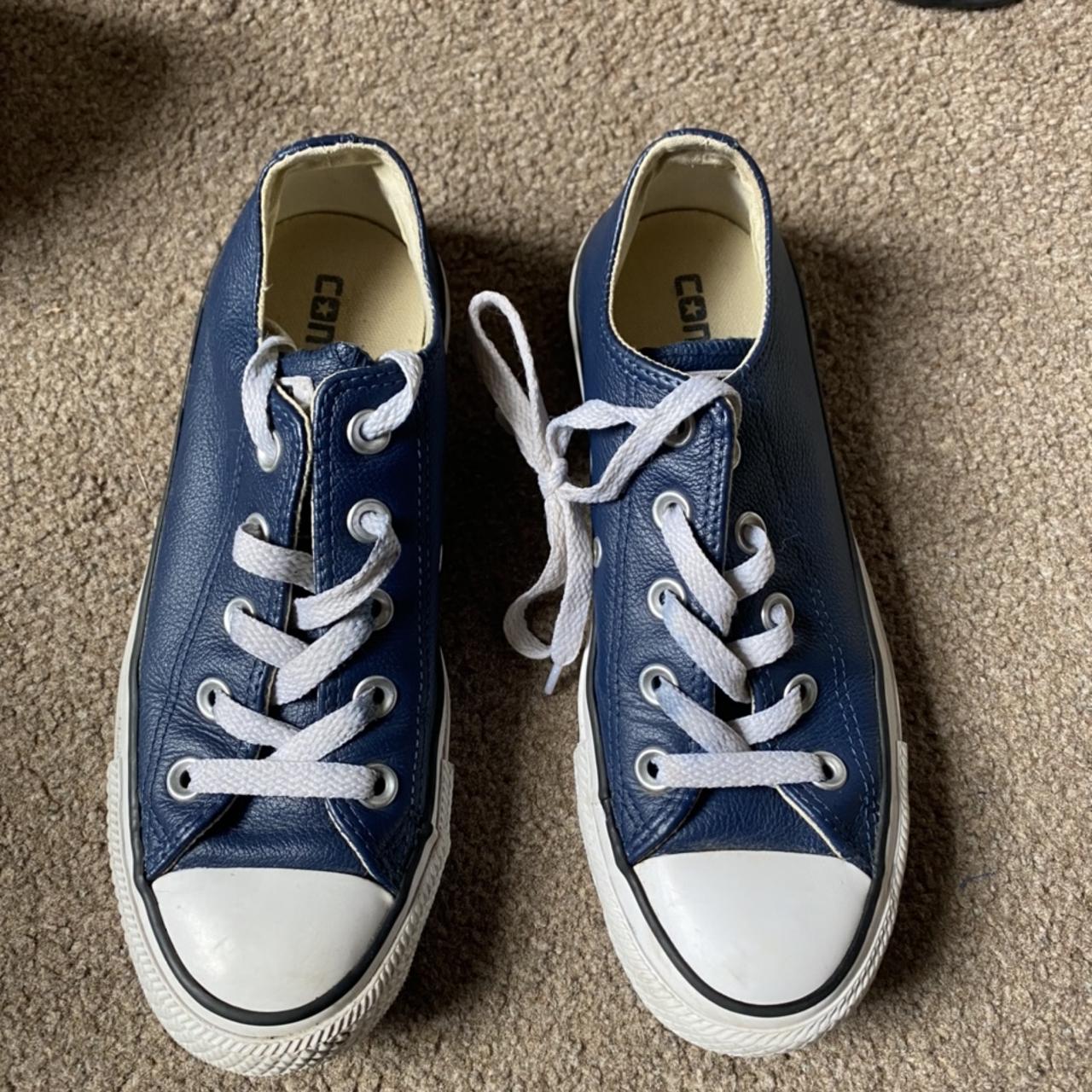 Navy blue 2024 leather converse