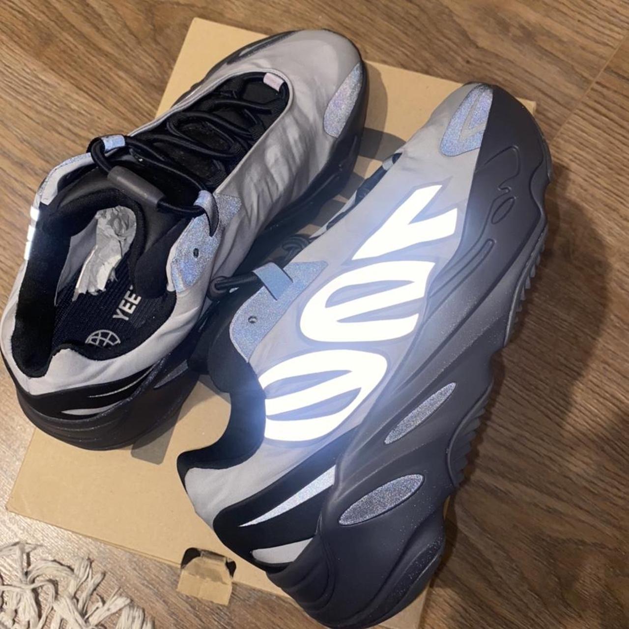yeezy 700 myntra
