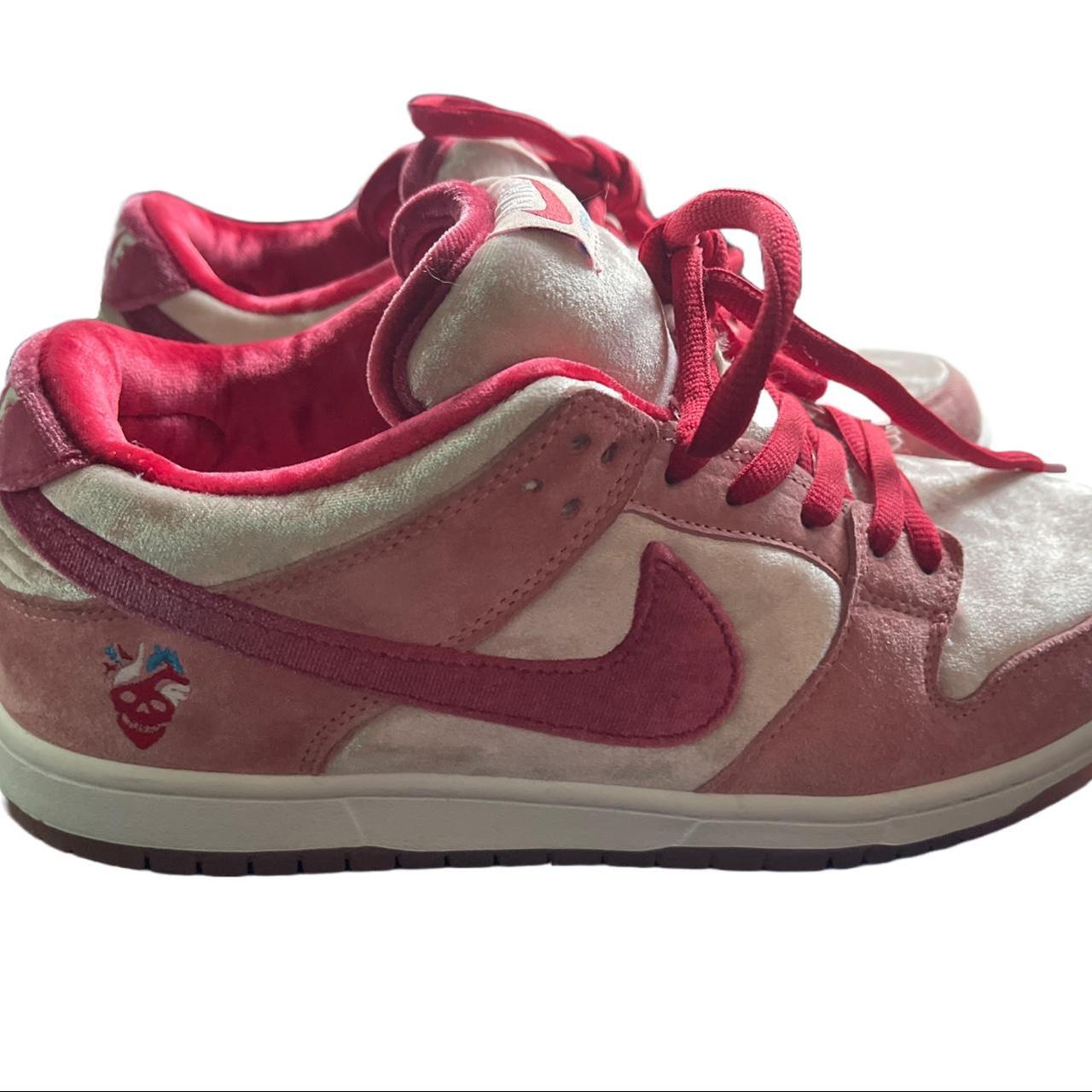 pink sparkly nike trainers