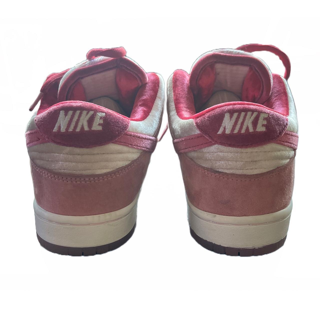 pink sparkly nike trainers