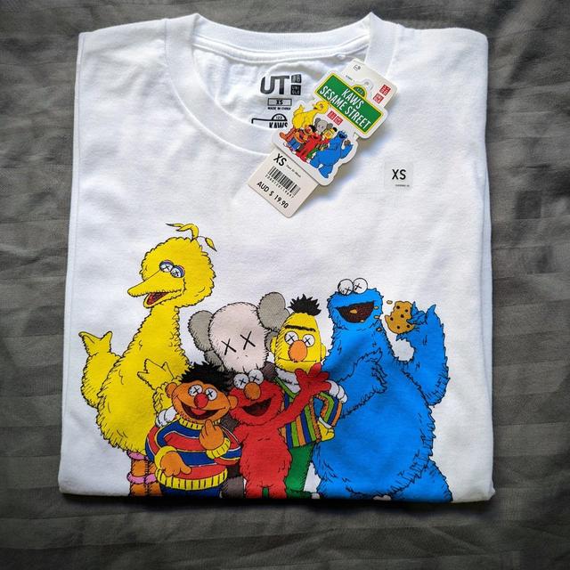 UNIQLO✖️KAWS✖️SESAME STREET-