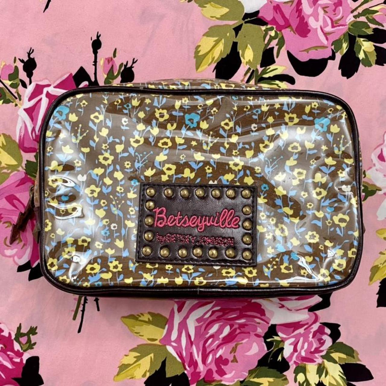 Betseyville shops makeup bag