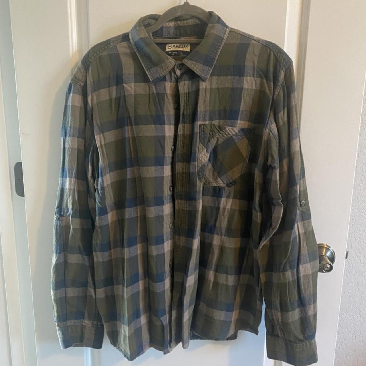 Magellan flannel, different shades of green and dark... - Depop