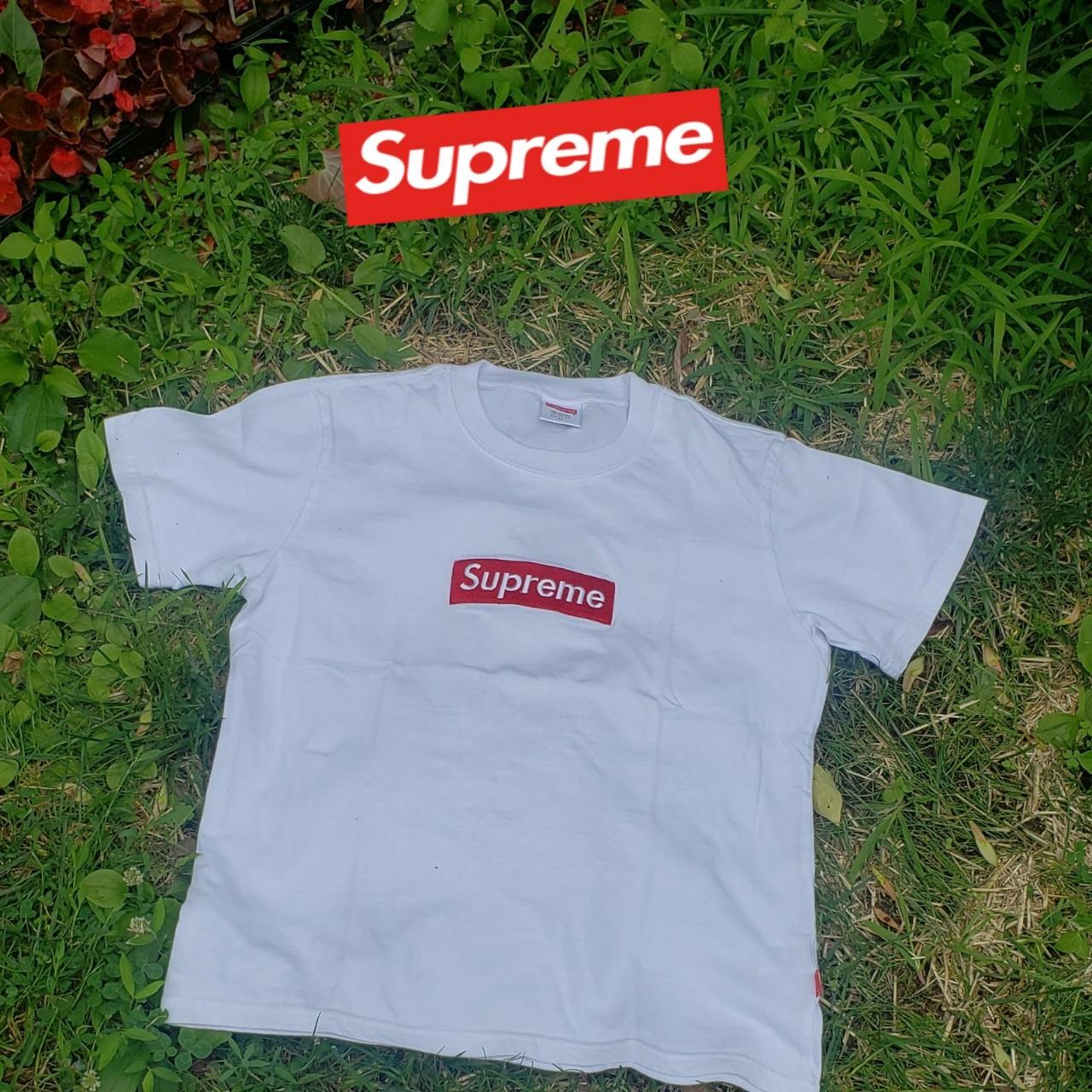 Supreme Men's Tshirt Depop