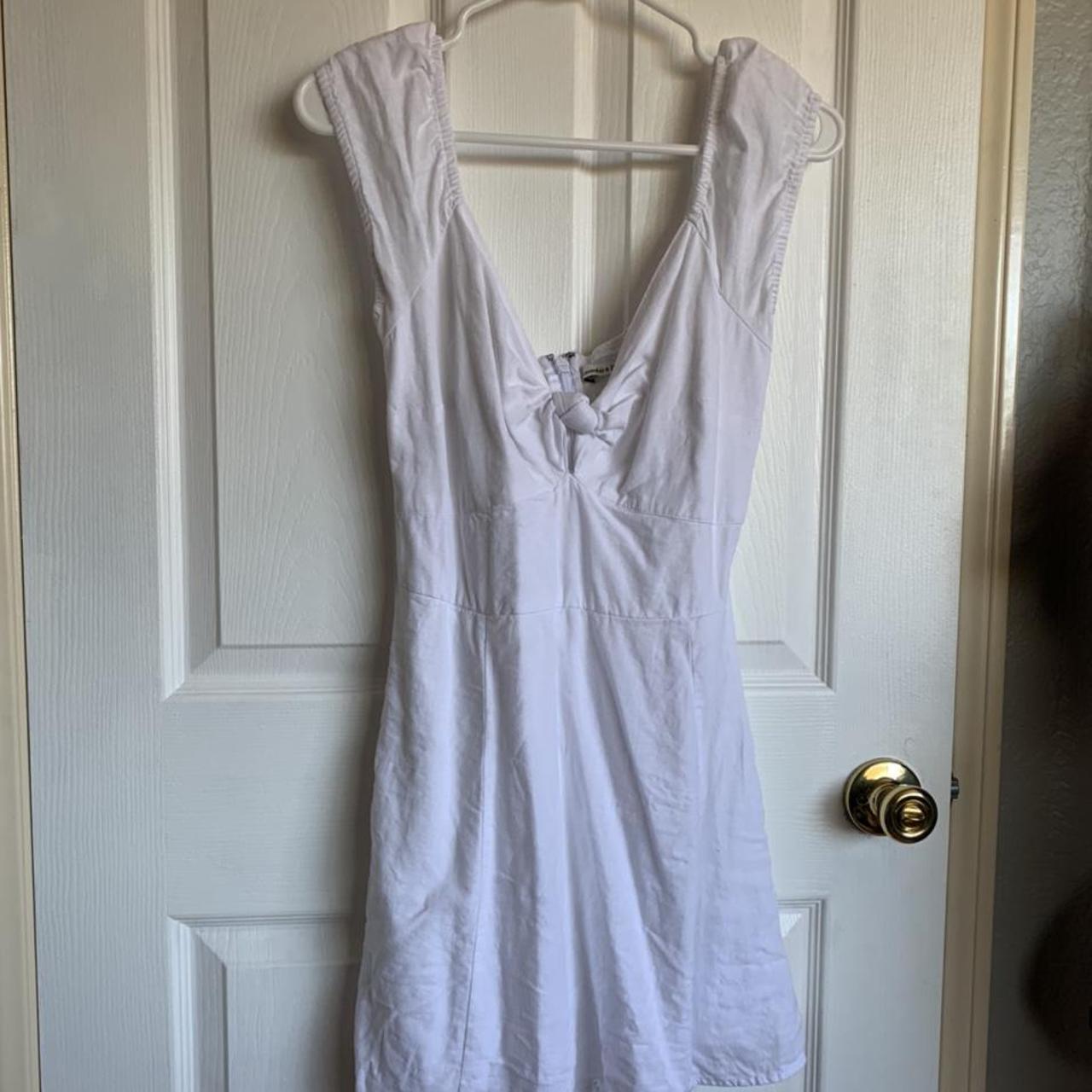 Abercrombie and Fitch White Dress, Small, Worn... - Depop
