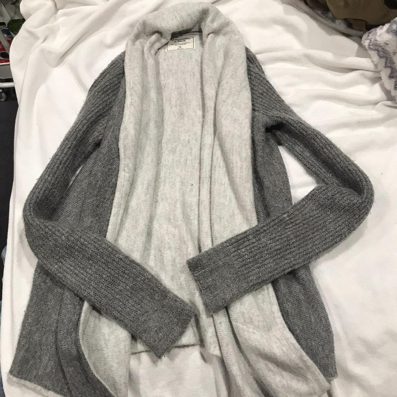 bella swan abercrombie & fitch cardigan size m but... - Depop