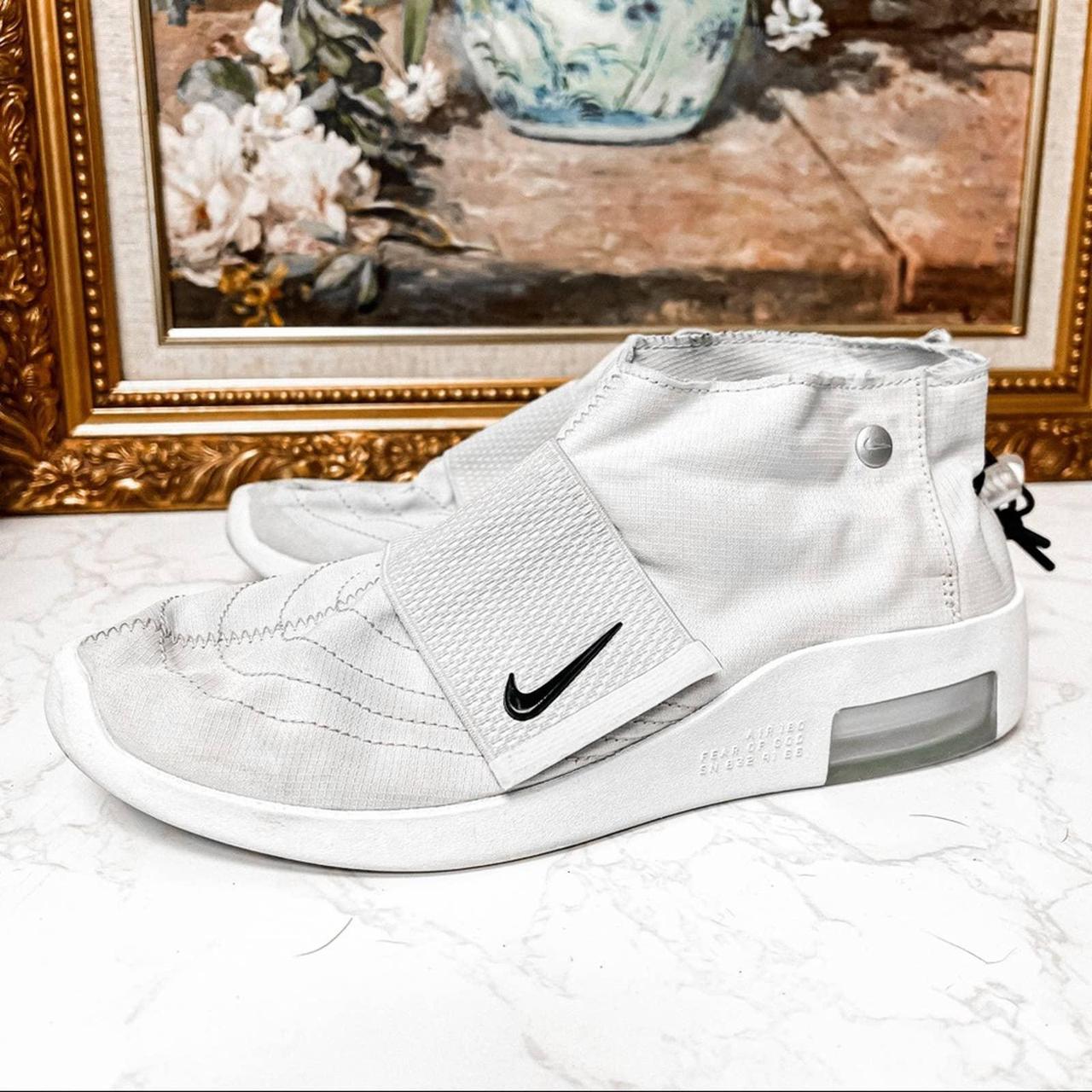 Nike Women's Silver and White Trainers