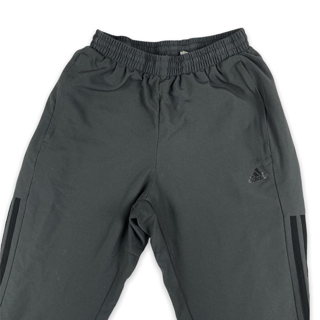 charcoal grey jogging bottoms