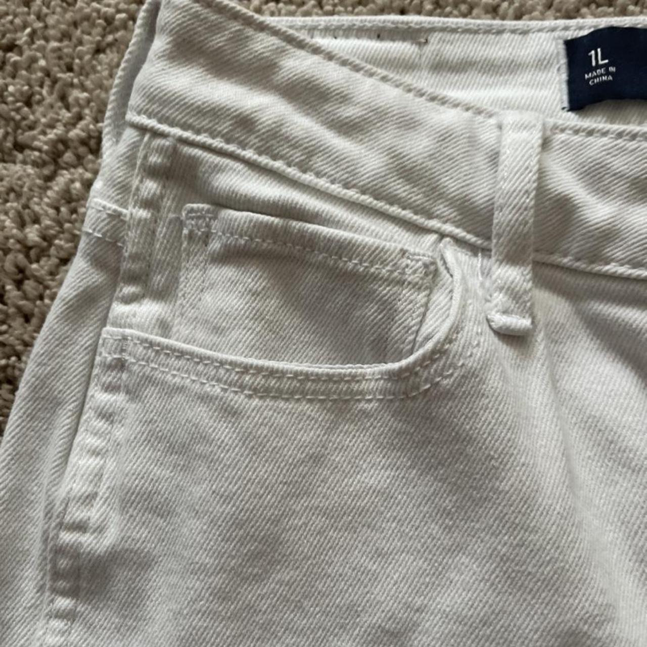 Hollister jeans there baggy and fit nicely at the... - Depop