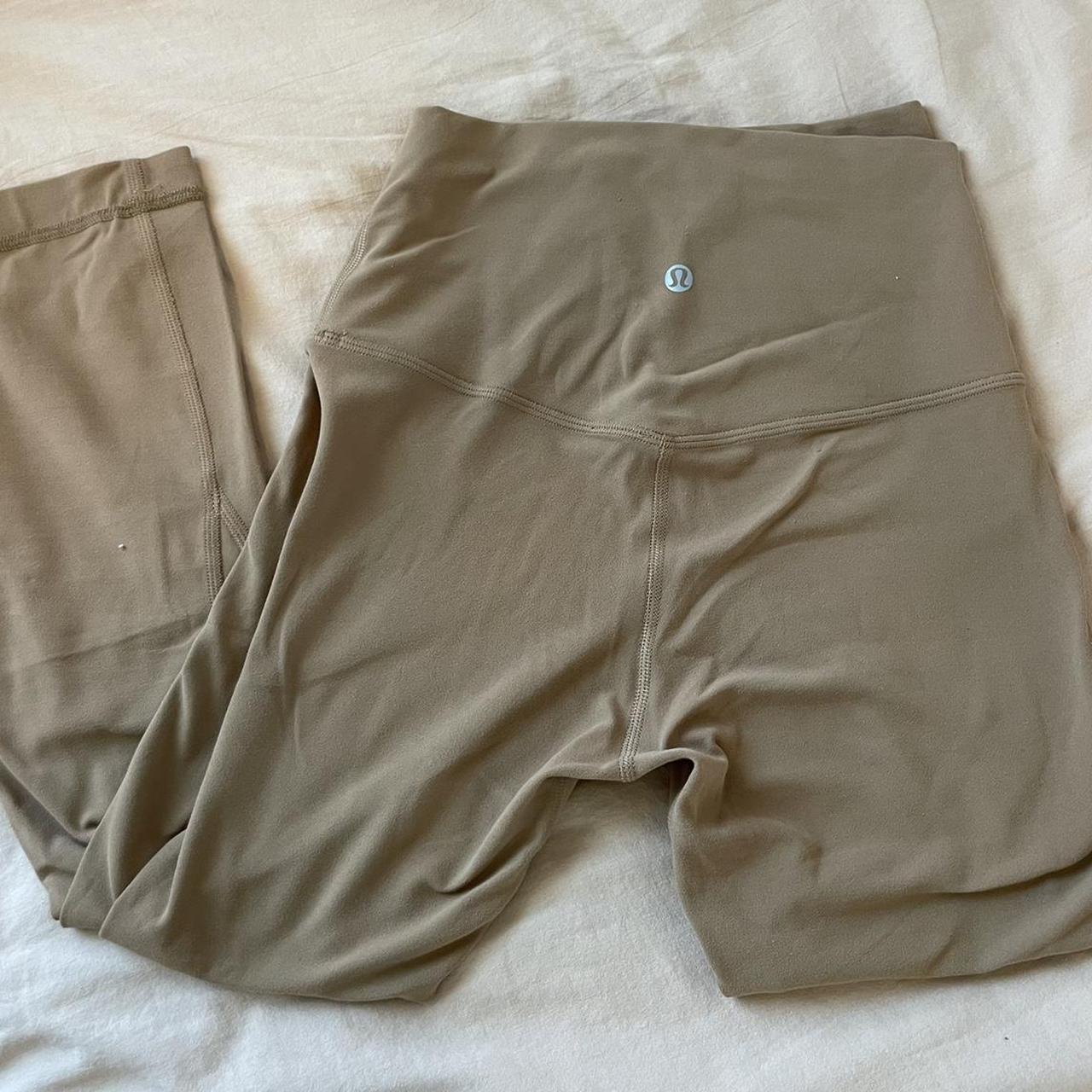 WORN ONCE!! Lululemon Kelly Green Size 4 Align - Depop