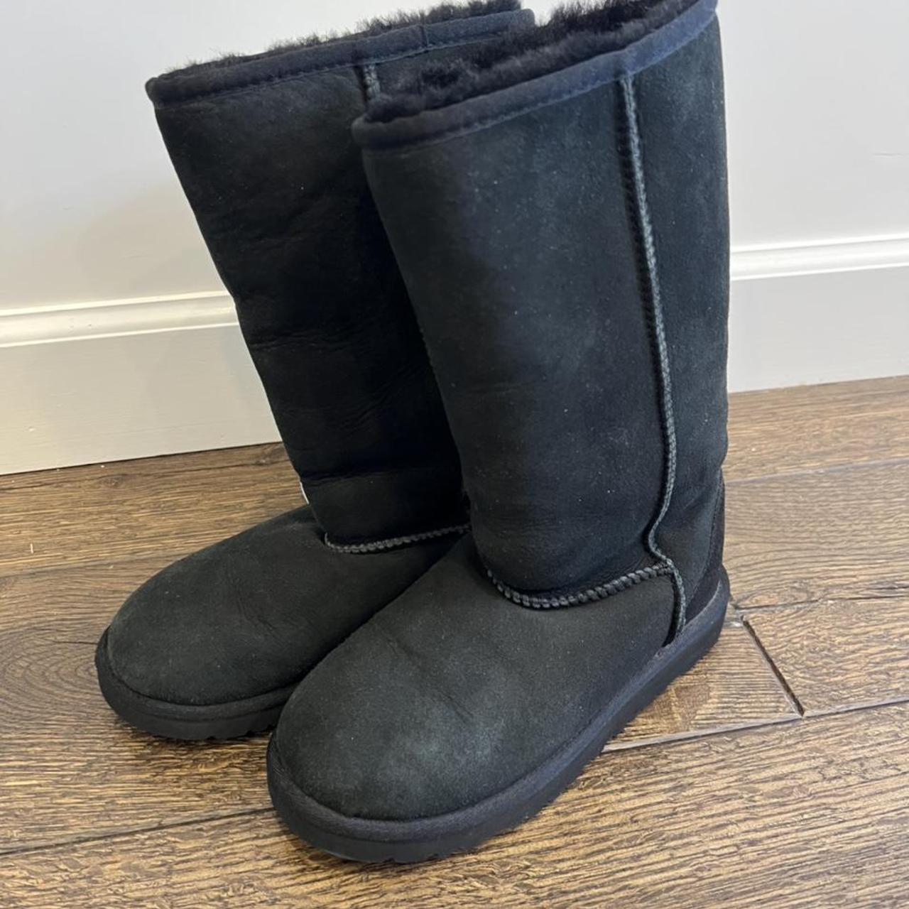 Black uggs size 4 best sale