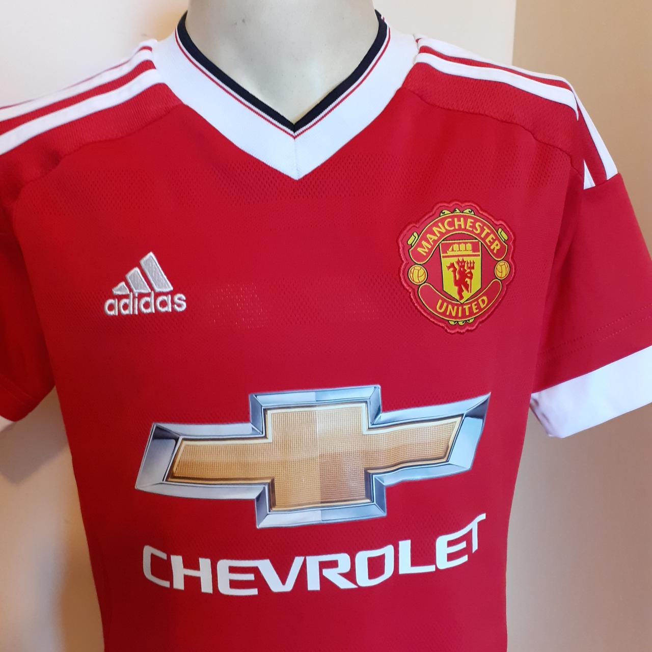 Manchester United 2015/16 home Jersey youth 9-10... - Depop