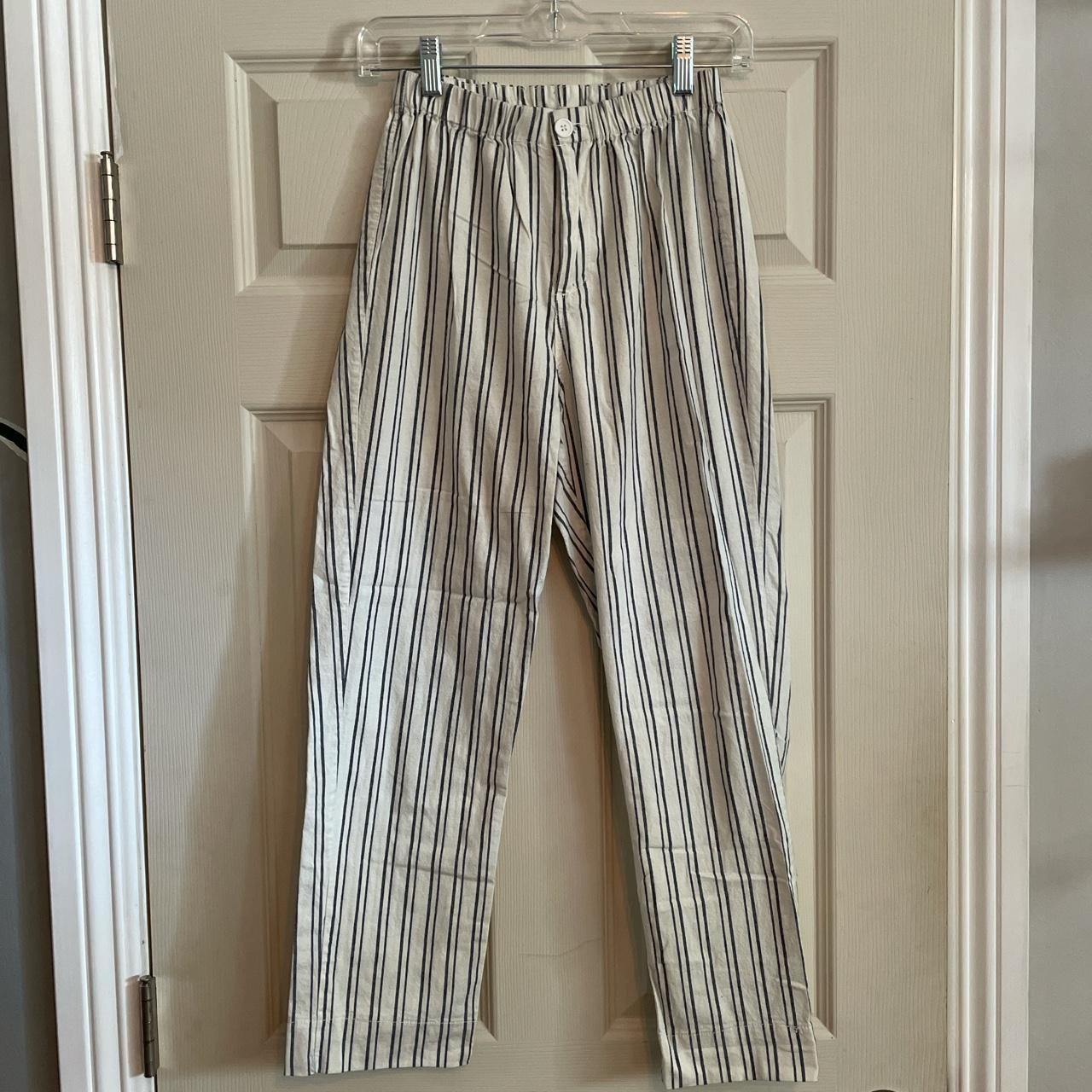 Brandy Melville Women's White and Navy Trousers | Depop