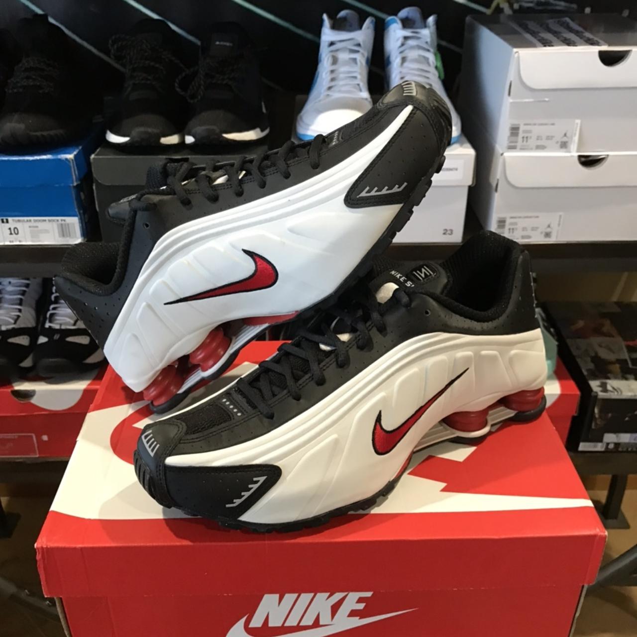 mens nike shox r4 black