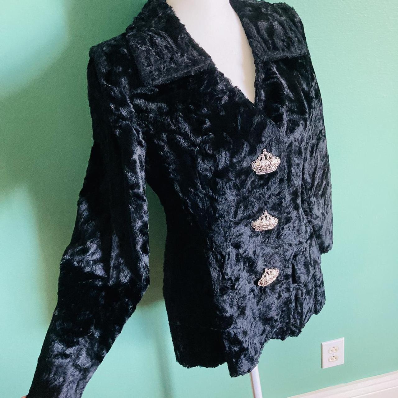 Black faux fur queen coat A coat fit for a queen! A... Depop