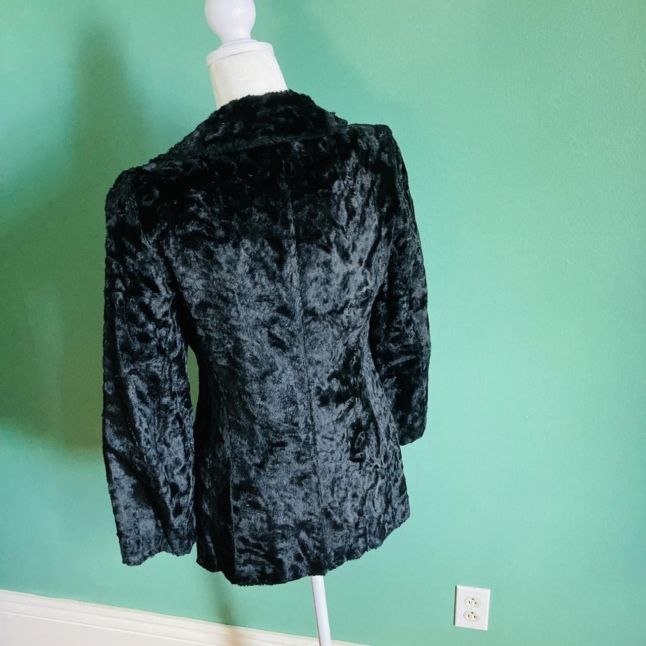 Black faux fur queen coat A coat fit for a queen! A... Depop