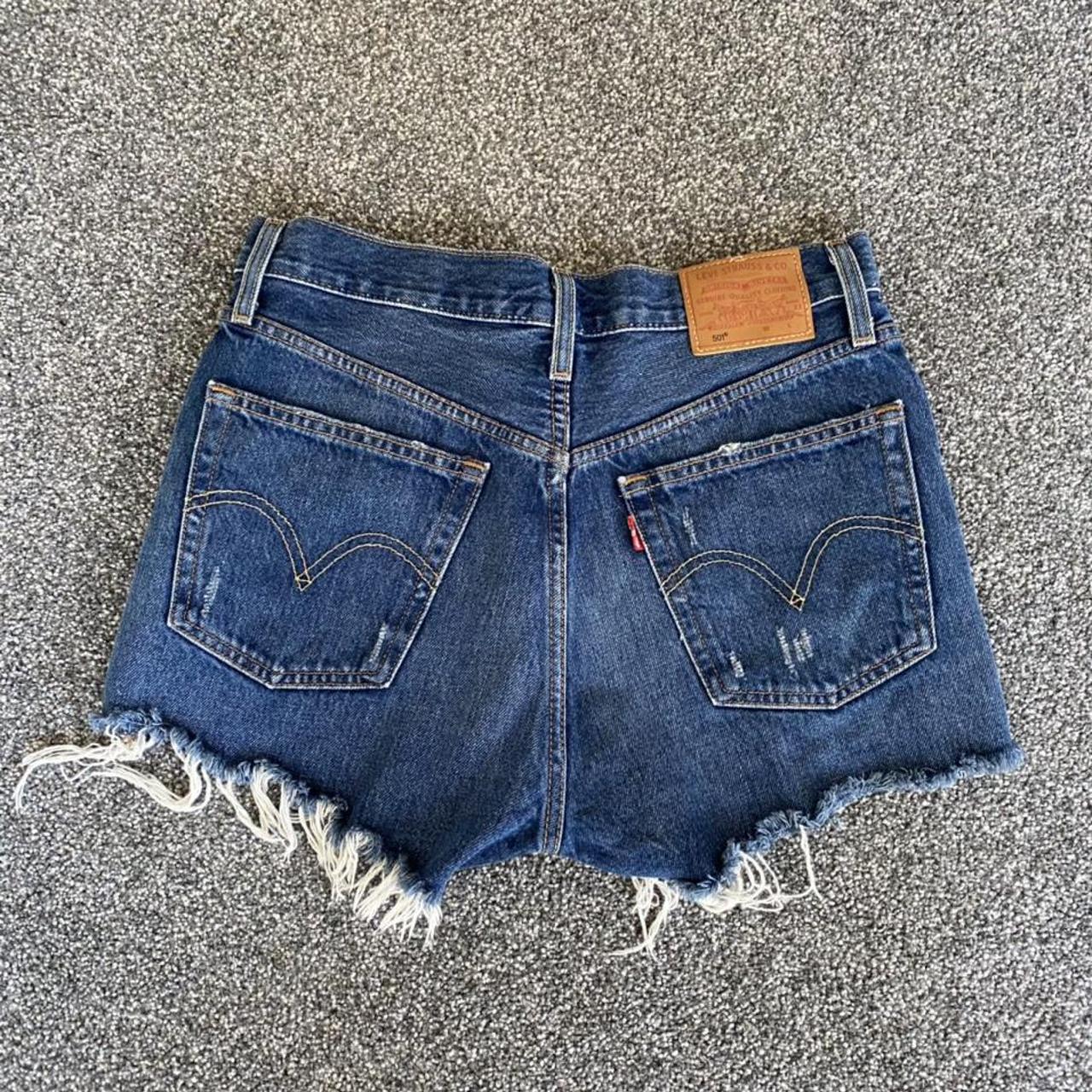 depop levi shorts