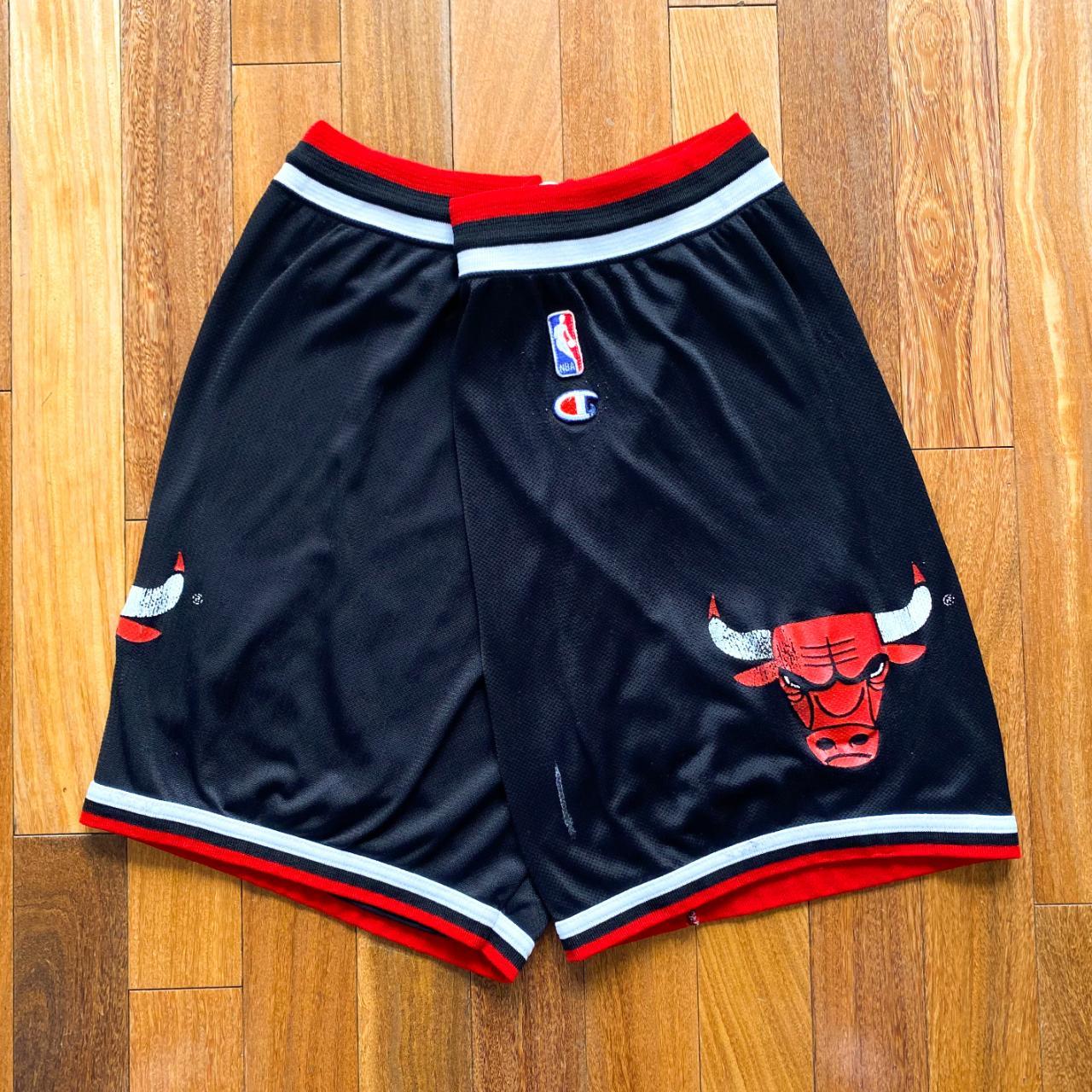 VINTAGE Chicago Bulls Shorts Mens Small S Red White - Depop