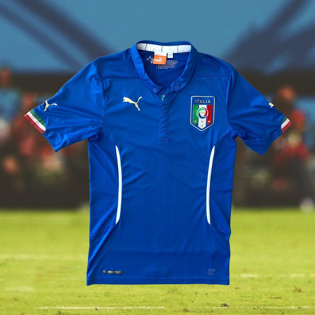 Italy 2014/15 Home Soccer Jersey (PUMA) Home shirt... - Depop