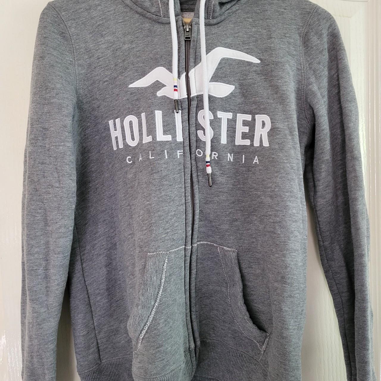 Hollister Women's Gray Hooded Zip Up Sweatshirt - Depop