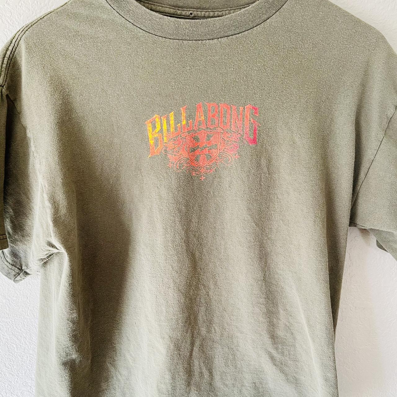 Y2k Billabong olive green tee w cool pattern on... - Depop