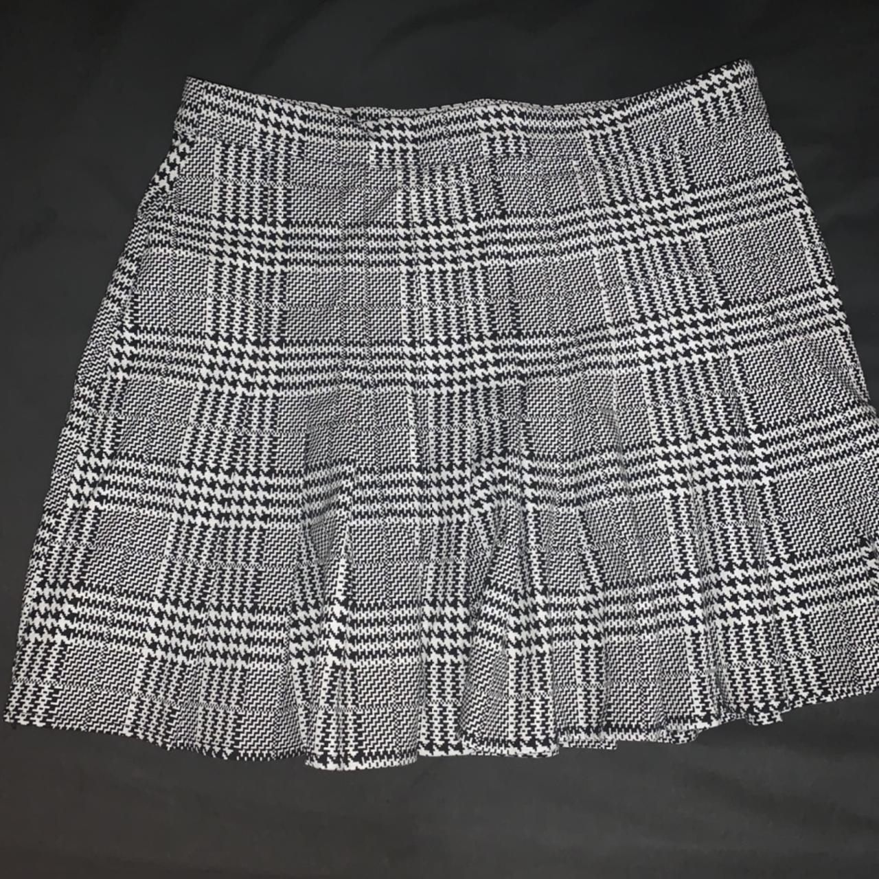 Tweed tennis skirt super cute never worn... - Depop