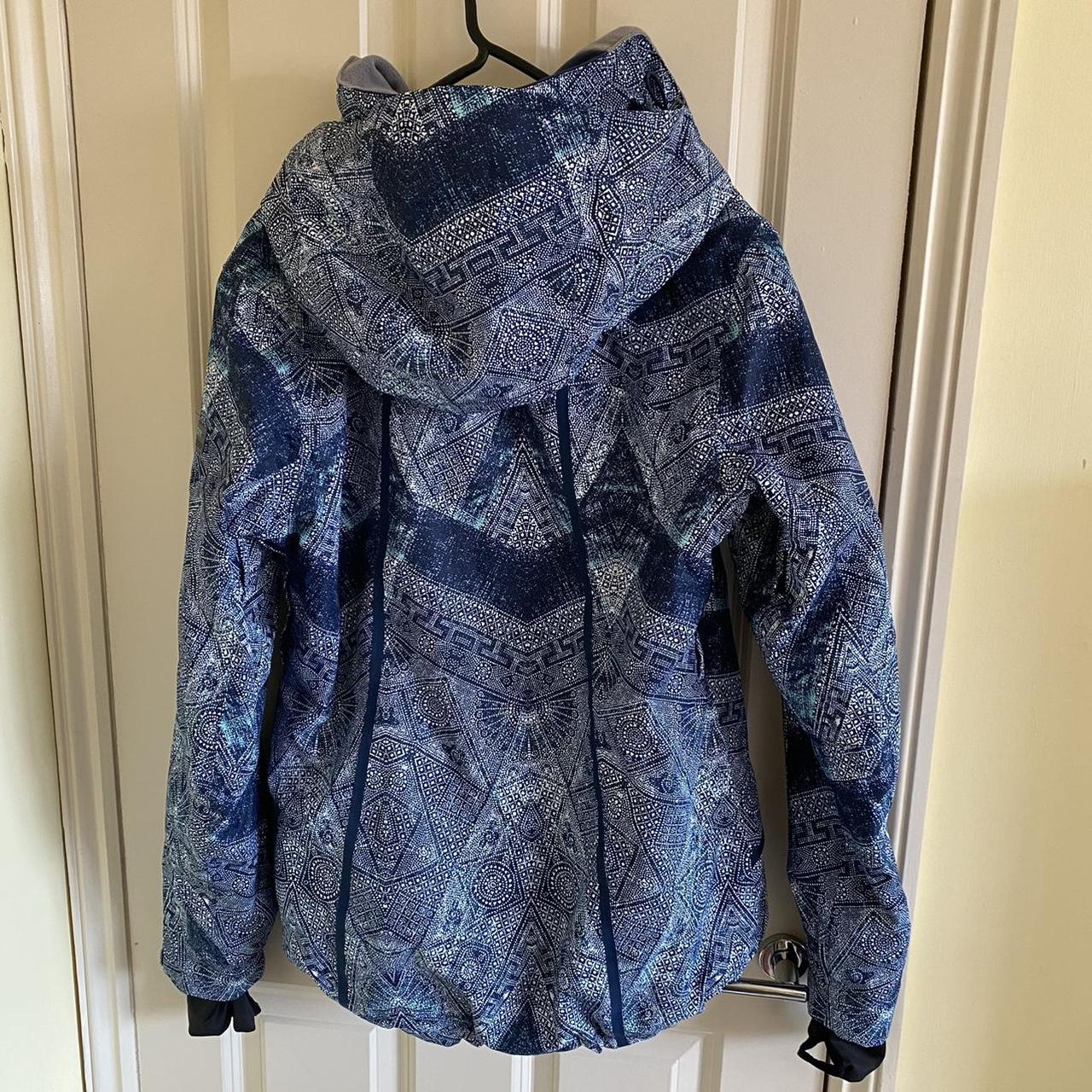 Roxy Men's Blue and White Jacket | Depop