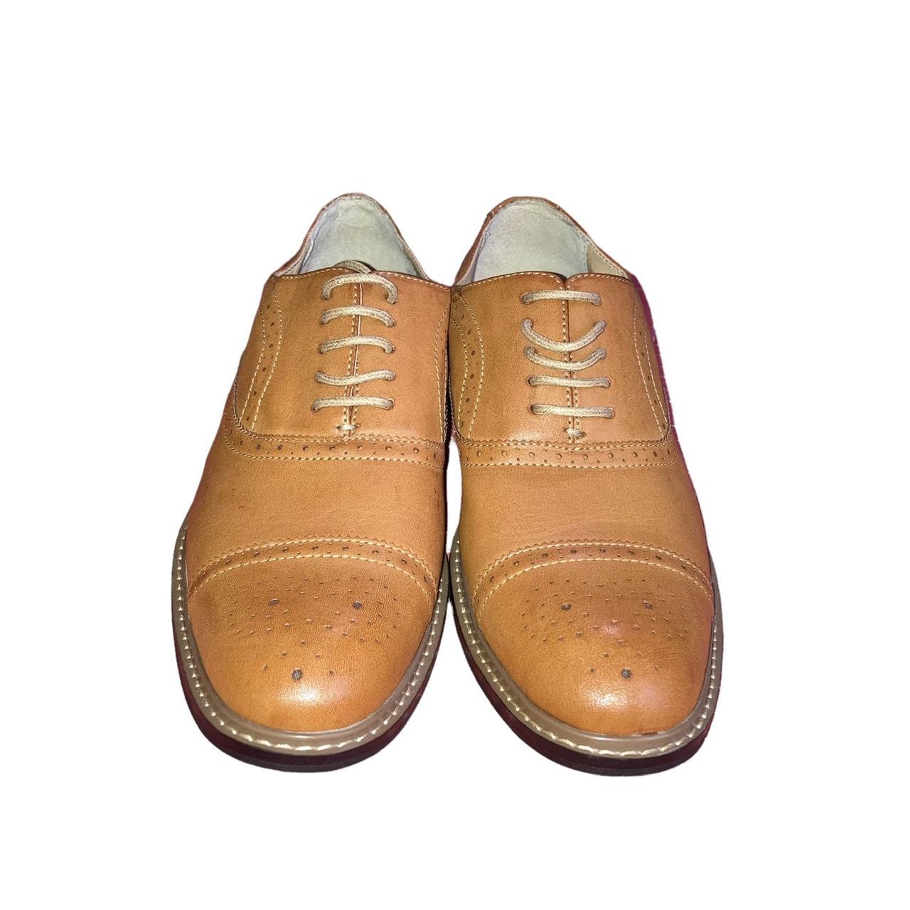 Perry Ellis Men's Tan and Black Oxfords | Depop