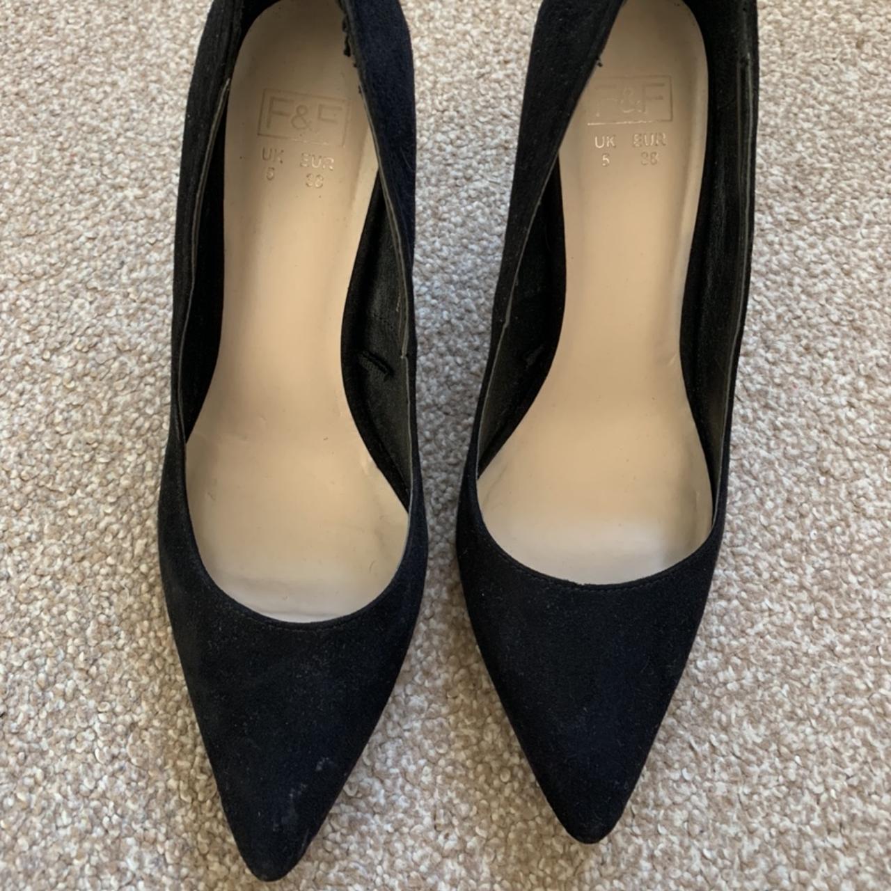 pointed court shoes