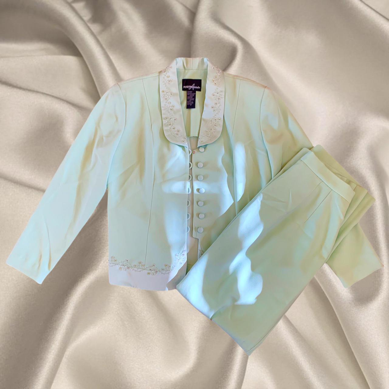 Macy's Women's Green Suit Depop