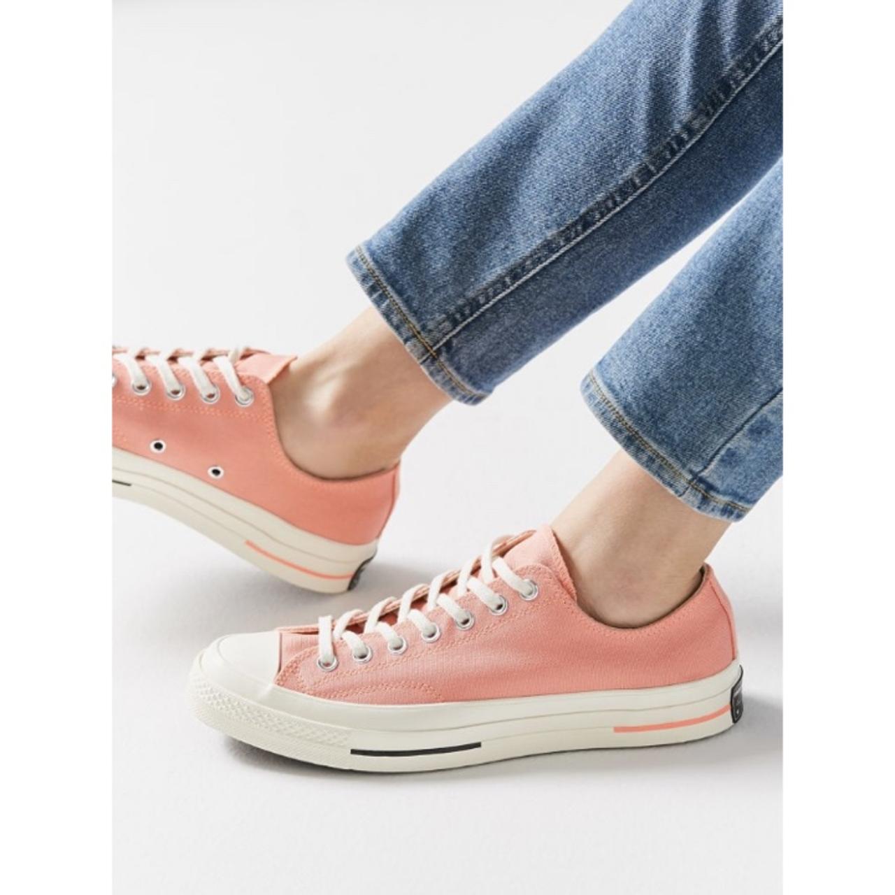 peach low top converse