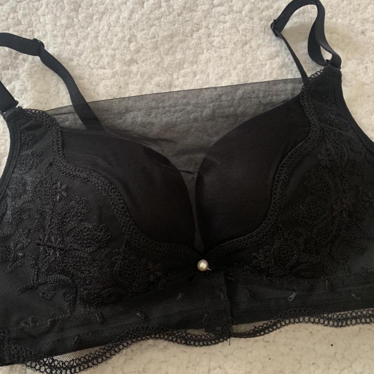 Cute bra 34B #bras #lingerie #bcup #womenswear - Depop