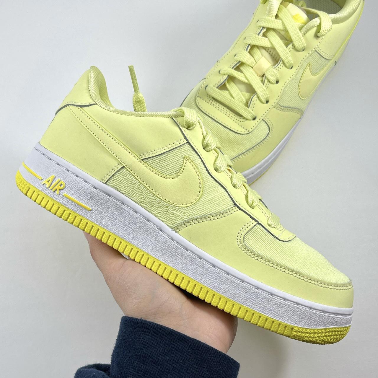 Nike Women's Yellow and White Trainers | Depop